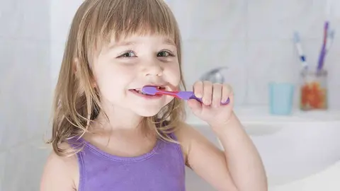  Qu&eacute; cepillos de dientes el&eacute;ctricos para ni&ntilde;os comprar en 2020. Foto freepik 
