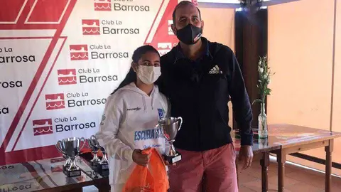 La peque&ntilde;a Claudia Mart&iacute;n, durante la ceremonia de entrega de premios (CEDIDA)