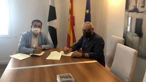 Acto de la firma del convenio (C.A.)