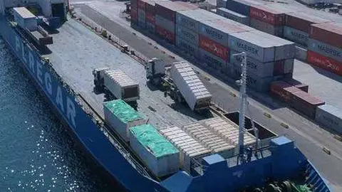 Buque atracado en el puerto ceut&iacute; (CEDIDA)