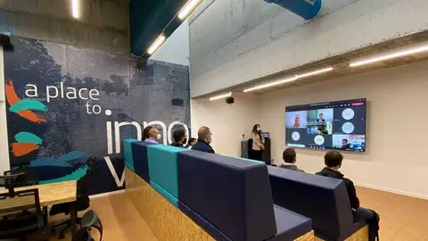Un momento del acto de apertura del proyecto celebrado hoy en El &Aacute;ngulo (CEDIDA)