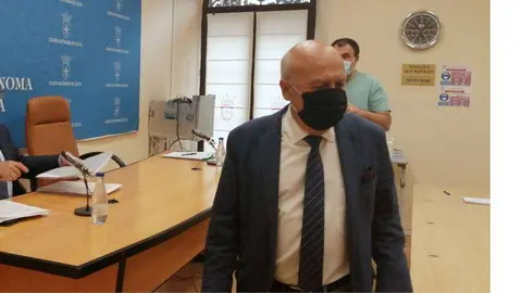 Guerrero, en primer plano, junto a Gait&aacute;n tras una rueda de prensa (C.A./ARCHIVO)