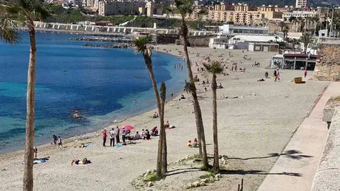 Aspecto que presentaba esta ma&ntilde;ana la playa de La Ribera (C.A.)