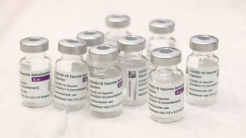 Dosis-vacuna-AstraZeneca_2319078080_19469715_1300x731