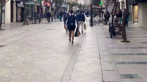 calle viandantes