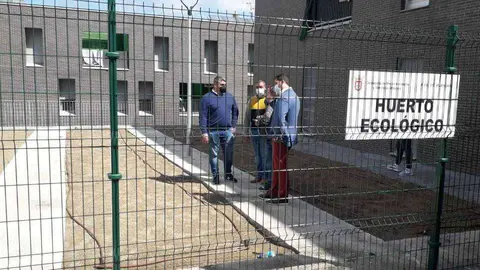 Dris y Ram&iacute;rez, durante su visita a Loma Colmenar (CEDIDA)