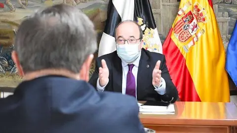Miquel Iceta y Juan Vivas, durante la reuni&oacute;n mantenida hoy en la sede del Ministerio (CEDIDA)