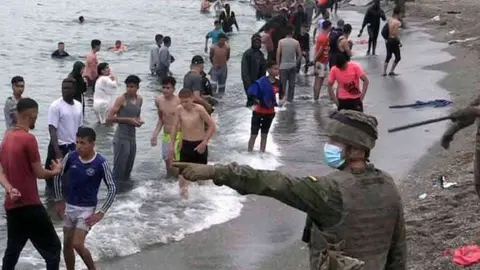 MIGRANTES TARAJAL
