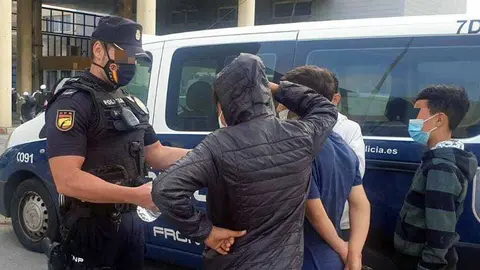 menores polic&iacute;a