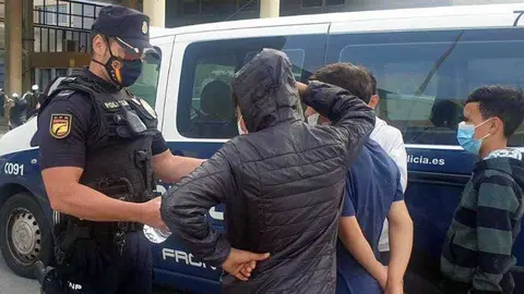 POLIC&Iacute;A MENORES