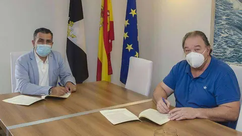 Rontom&eacute; y Bollit, durante el acto de firma del convenio (CEDIDA)