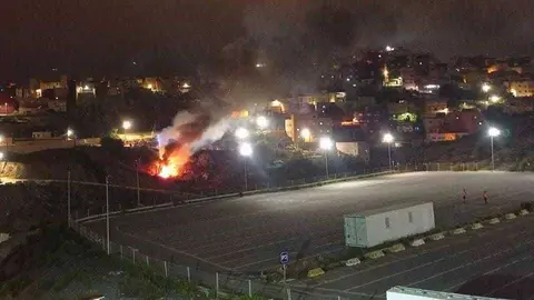 fuego en Arcos Quebrados