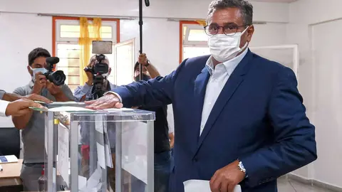 Aziz Akhannouch, president of the National Rally of Independents (RNI), casts his ballot in Agadir on September 8, 2021 as Moroccans vote in parliamentary and local elections. (Photo by STR / AFP)