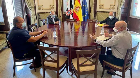 Reunion_Sanidad_vicario_cofradias