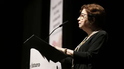 Salvadora Mateos, durante su intervenci&oacute;n en el Foro (J.SAKONA)
