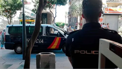 polic&iacute;a nacional