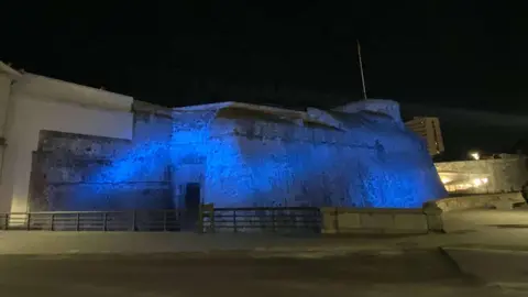 Murallas azules por D&iacute;a Diabetes (C.A.)