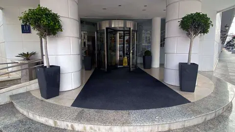 hotel puerta de &aacute;frica
