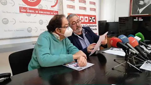 Juan Carlos P&eacute;rez, por UGT, y Emilio Postigo por CCOO en la rueda de prensa de la concentraci&oacute;n del 1 de mayo