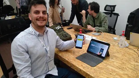 'Smart Health&rsquo;, app que pretende agilizar el proceso de la generaci&oacute;n de la historia cl&iacute;nica, para los m&eacute;dicos de ambulancia y helic&oacute;pteros, as&iacute; como conectar el hospital de Ceuta con los de la pen&iacute;nsula cuando se produce una evacuaci&oacute;n, creada por Gabriel Rivas en el Ceuta Open Future</p>