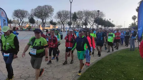 La XV Vuelta andando a Ceuta -memorial Auxiliadora Jim&eacute;nez, organizada por el Club de Monta&ntilde;a Anyera