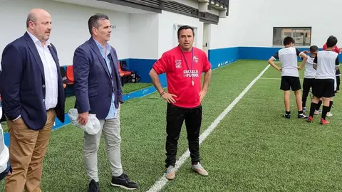 El presidente del comit&eacute; nacional de entrenadores visita la FFCE