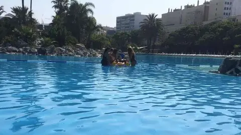 Silla adaptada acu&aacute;tica, en el parque Mar&iacute;timo del Mediterr&aacute;neo
