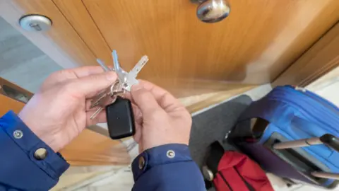 cerrando-puerta-cerrar-puerta