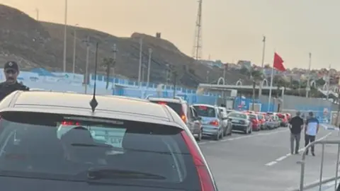coches fron  fuera