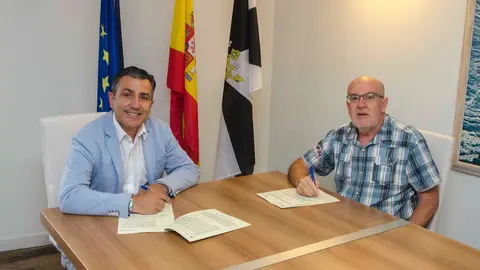 Educaci&oacute;n y FAMPA renuevan su convenio