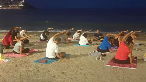 Yoga en la playa