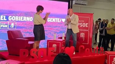 Ministra de Pol&iacute;tica Territorial, y portavoz del Gobierno, Isabel Rodr&iacute;guez ha presentado el Plan Territorial, con Juan Guti&eacute;rrez en un acto de partido con militantes