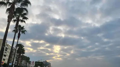 Playa de la Ribera, nubes