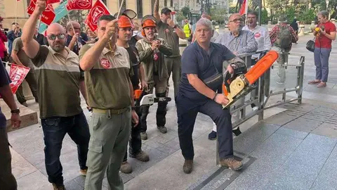 Trabajadores de Obimasa protestan a las puertas del Ayuntamiento (C.A./ARCHIVO)