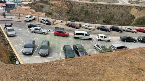 Veh&iacute;culos estacionados en Vicedo Mart&iacute;nez (CEDIDA)