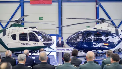 Acto de entrega de dos helic&oacute;pteros H135, con la intervenci&oacute;n de ministro de Interior Grande-Marlaka