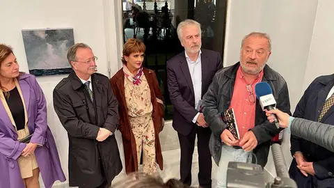 El comisario de la exposici&oacute;n y el presidente de la Ciudad atienden a la prensa durante el acto de inauguraci&oacute;n (CEDIDA)