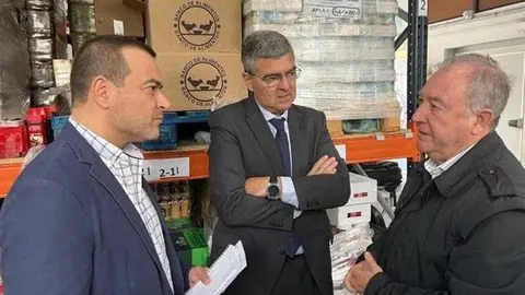 Garc&iacute;a, en el Banco de Alimentos (CEDIDA)
