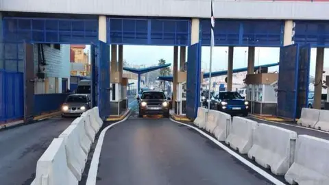 Frontera, con todos los carriles abiertos