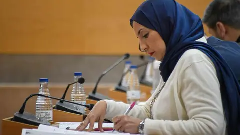  Fatima Hamed durante la sesi&oacute;n plenaria / Javier Sakona 