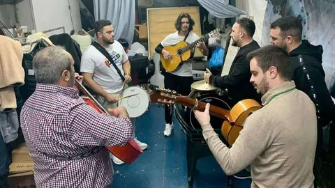 La conquista del pan, ensayo de la comparsa de Josemi Romero y Alfredo Luque