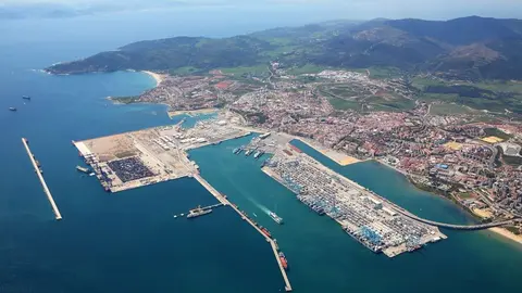 Puerto-de-Algeciras-vista-a&eacute;rea-2