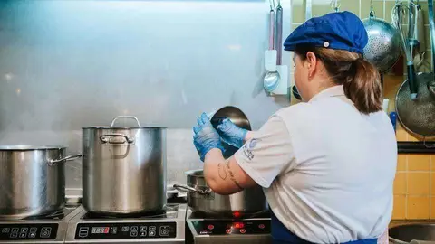trabajadora cocinera
