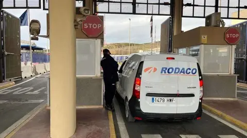 pasos de mercanc&iacute;as a trav&eacute;s de las aduanas de Ceuta y Melilla 3