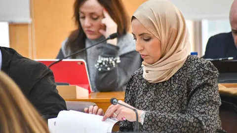  Fatima Hamed durante el Pleno de Control al Gobierno. 