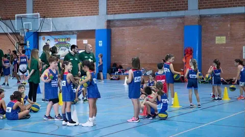 Imagen de uno de los campus organizados por la Federaci&oacute;n de Baloncesto (CEDIDA)