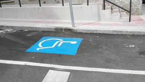 aparcamiento minusv&aacute;lidos