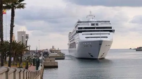 El MSC L&iacute;rica, en su entrada al puerto de Ceuta (CEDIDA)