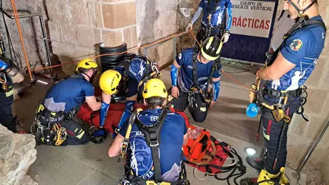 rescate vertical que han realizado los Bomberos