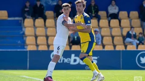 Imagen del partido de la Primera RFEF disputado por la AD Ceuta CF en el campo del 'Santo Domingo' ante el Alcorc&oacute;n
